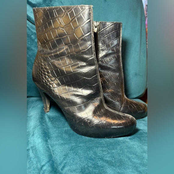 Audrey Brooke Oxford Tisha Midboot, size 6.5 - Picture 2 of 9